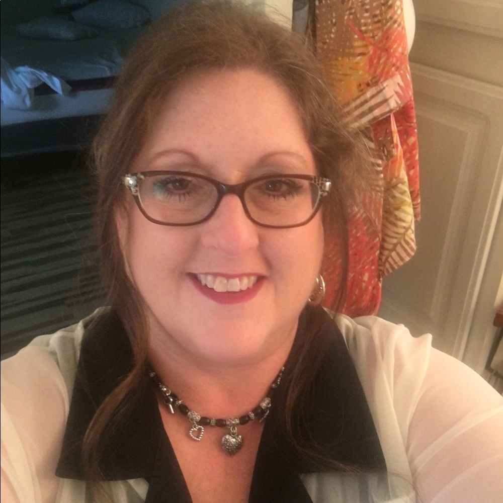 Meet your Posher, Stacy